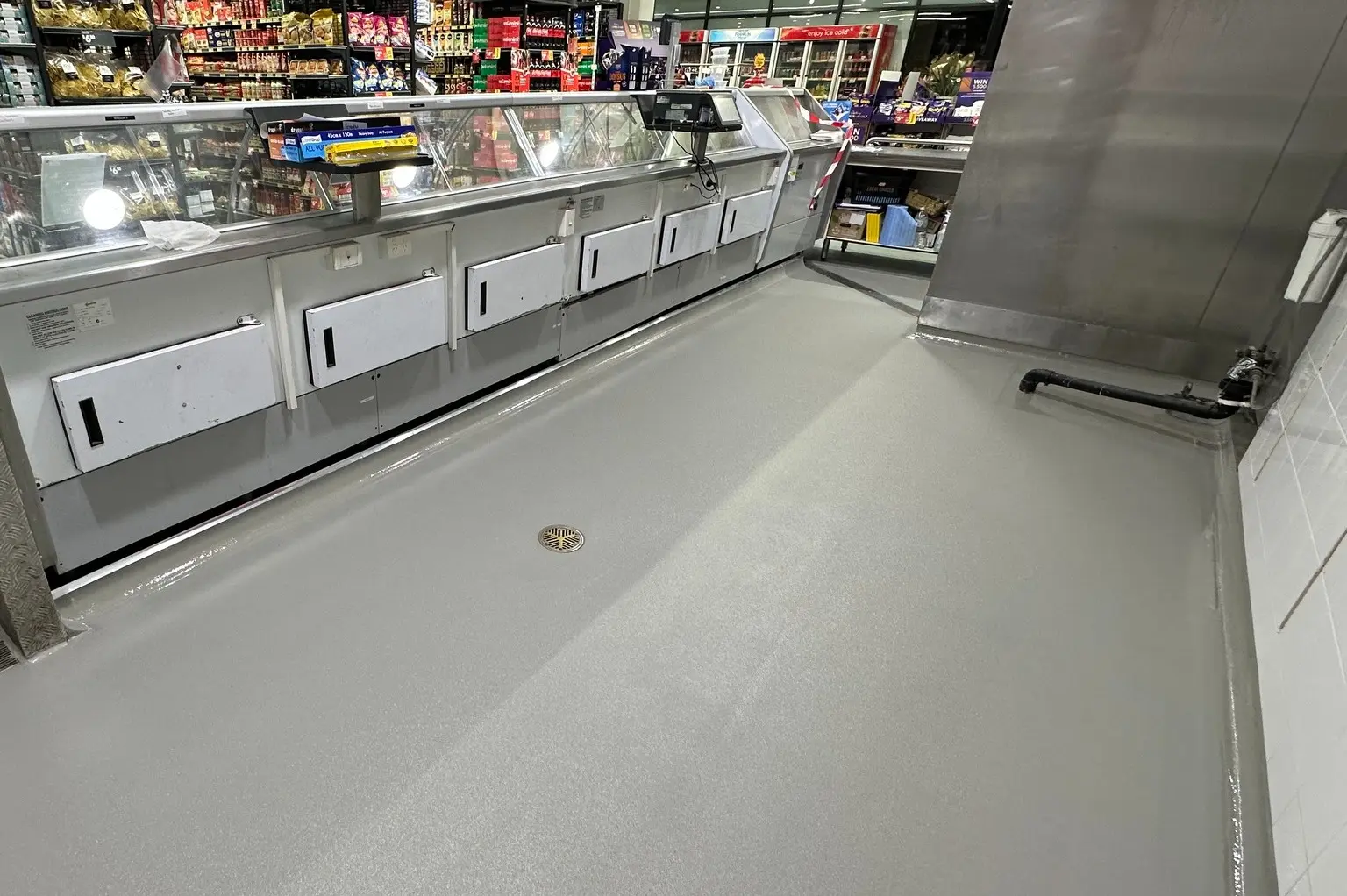 Deli Kitchen in Quartz Shield Koala Grey