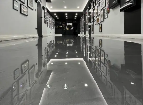 Highly reflective flooring